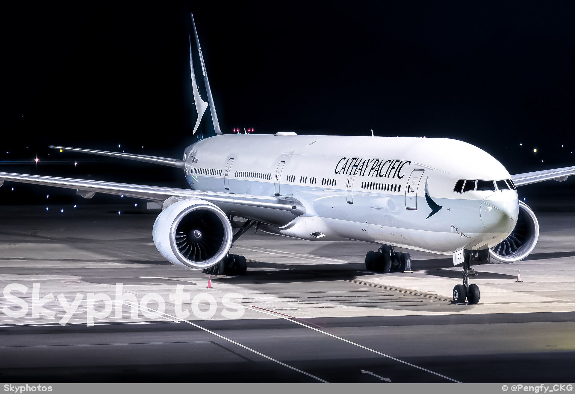 国泰航空 B777-367(ER)